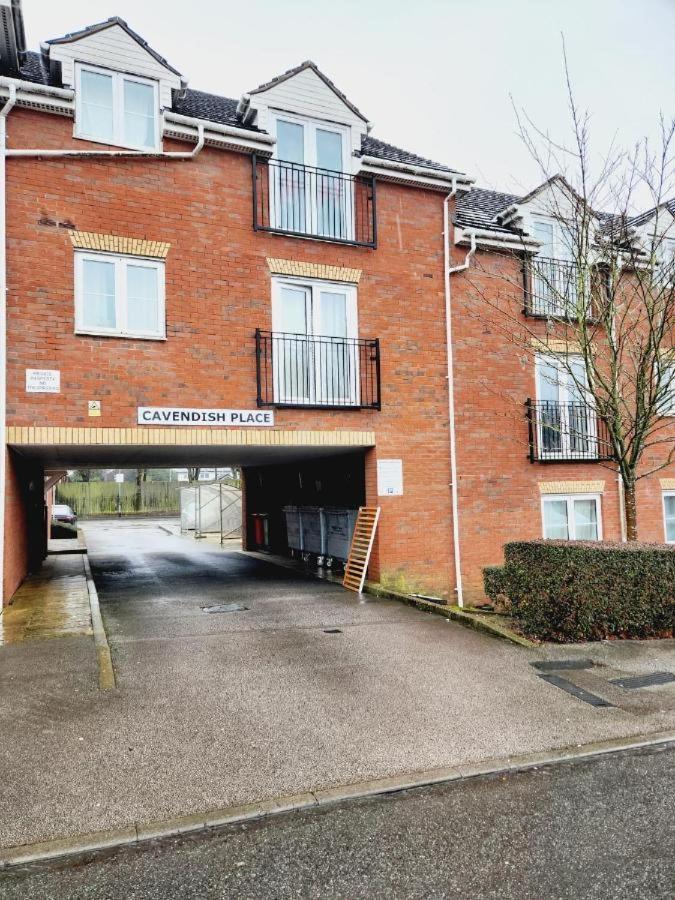 Spacious Ground Floor 2 Bedroom 2 Bathroom Flat In Hatfield Near Hertfordshire University Private Car Park Sleeps 5-6 外观 照片