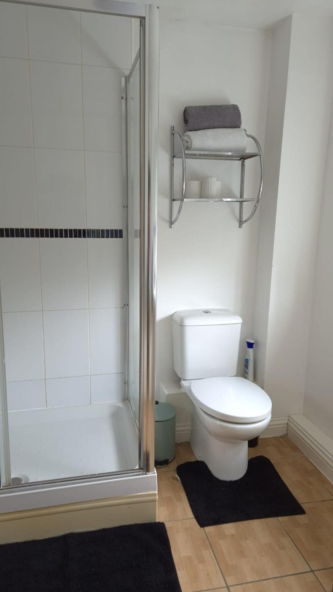 Spacious Ground Floor 2 Bedroom 2 Bathroom Flat In Hatfield Near Hertfordshire University Private Car Park Sleeps 5-6 外观 照片