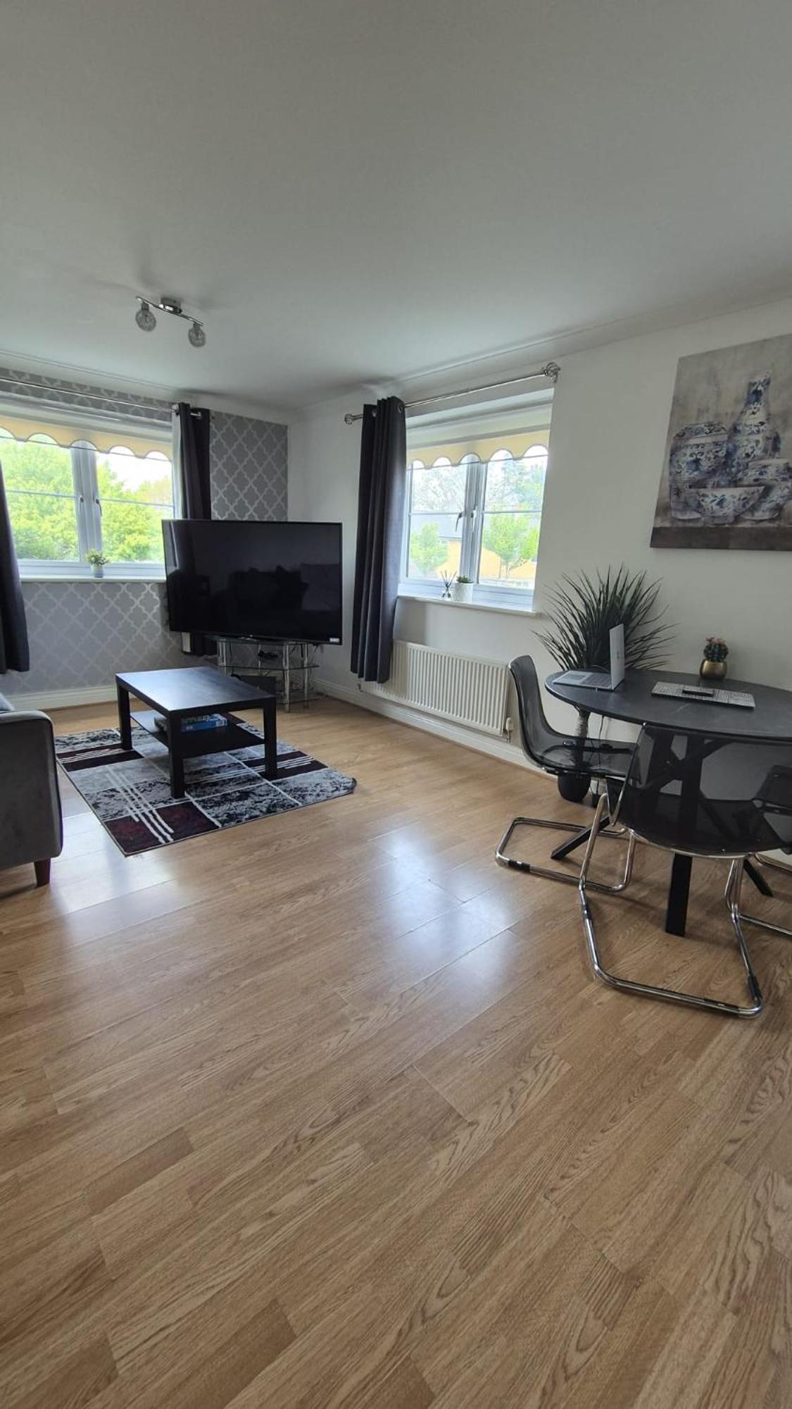 Spacious Ground Floor 2 Bedroom 2 Bathroom Flat In Hatfield Near Hertfordshire University Private Car Park Sleeps 5-6 外观 照片