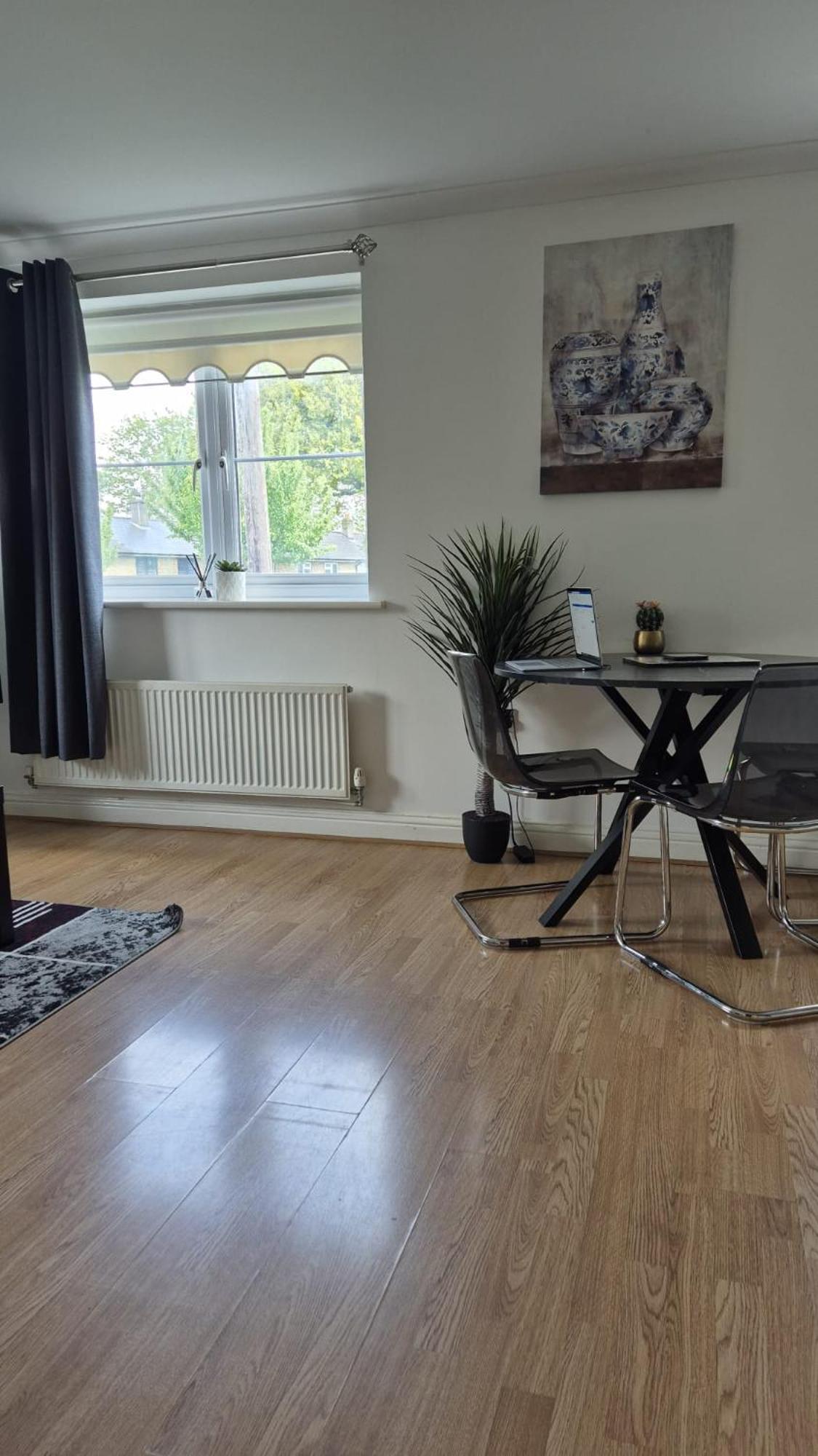 Spacious Ground Floor 2 Bedroom 2 Bathroom Flat In Hatfield Near Hertfordshire University Private Car Park Sleeps 5-6 外观 照片